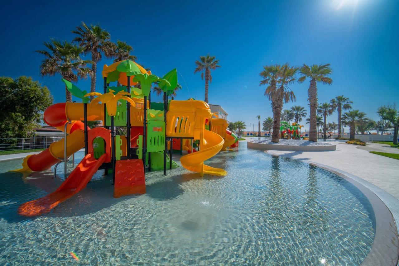Holiday Family Village Porto SantʼElpidio Екстериор снимка