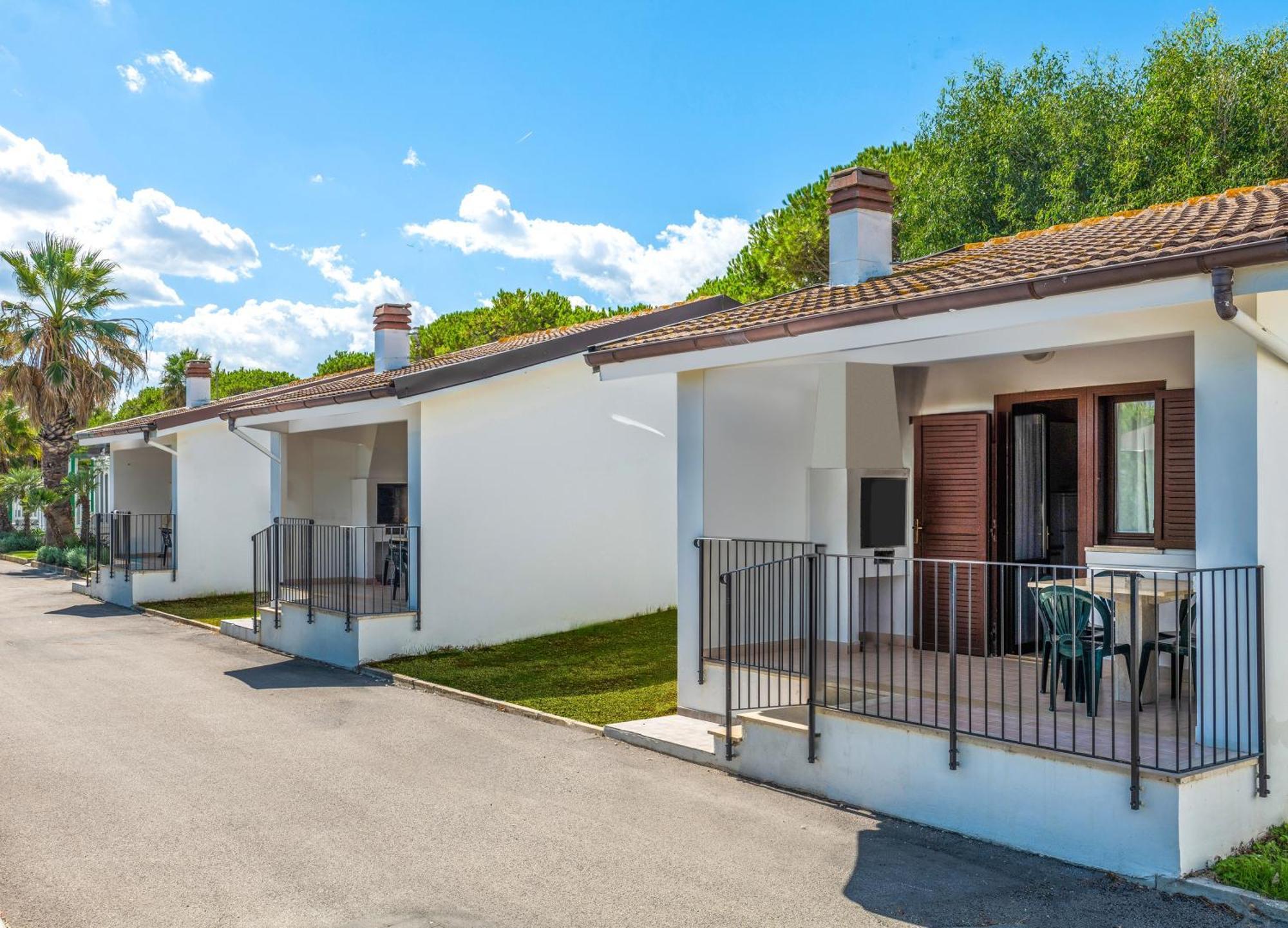 Holiday Family Village Porto SantʼElpidio Екстериор снимка